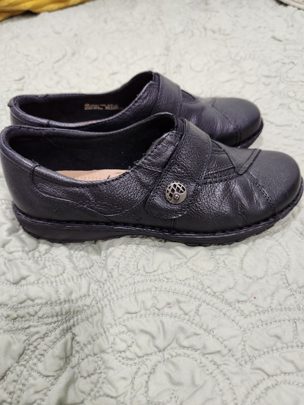 Women's Black Leather Slip-On Casual Loafers Wide Width